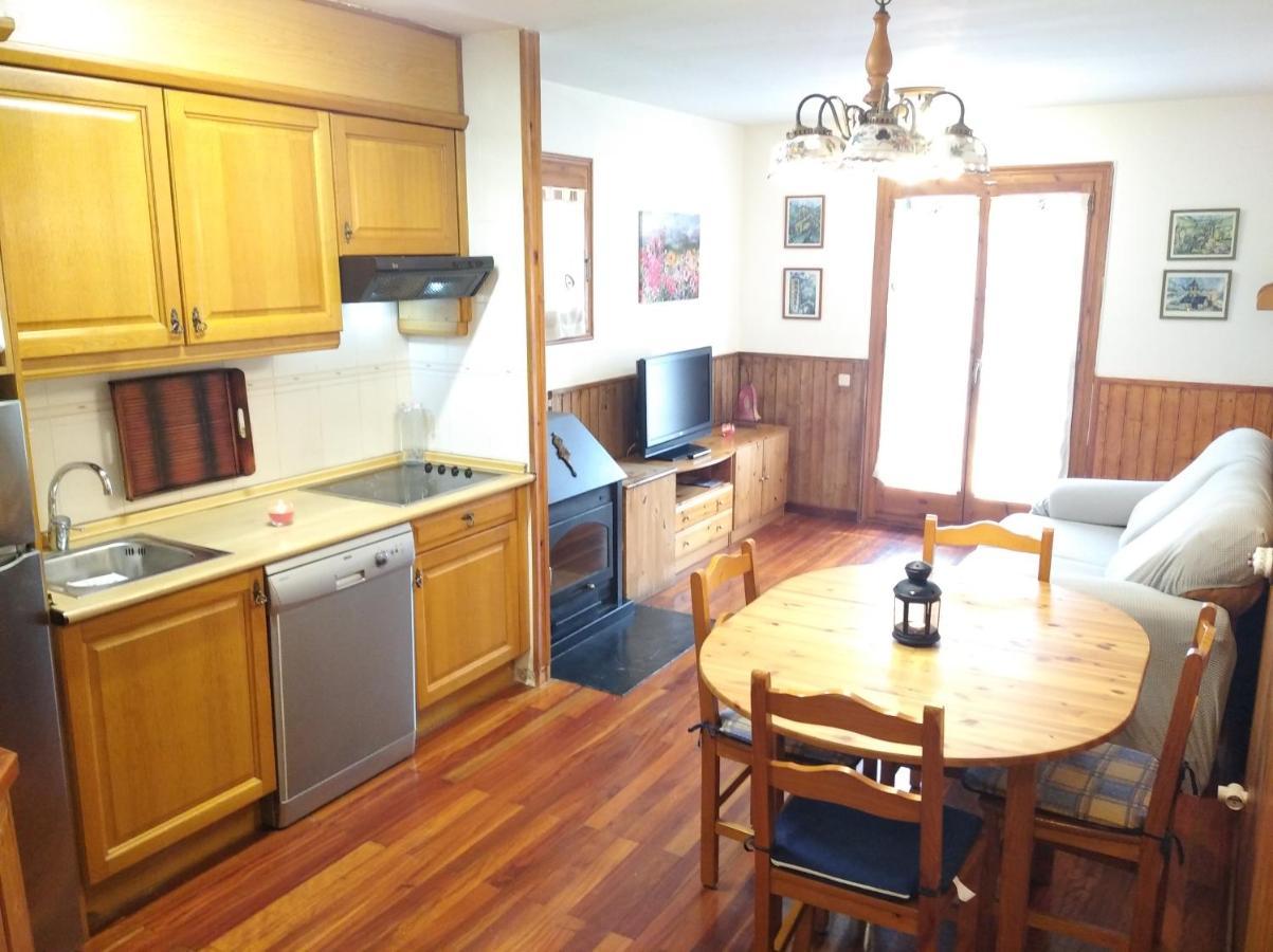 Apartamento Con Terraza Y Vistas Panoramicas En Tauell Luaran gambar