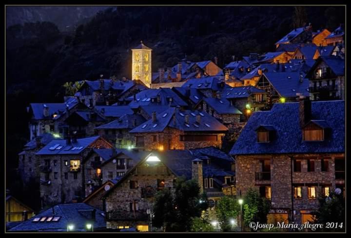 Apartamento Con Terraza Y Vistas Panoramicas En Tauell Luaran gambar