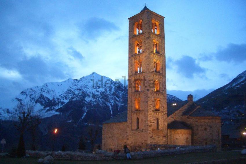 Apartamento Con Terraza Y Vistas Panoramicas En Tauell Luaran gambar