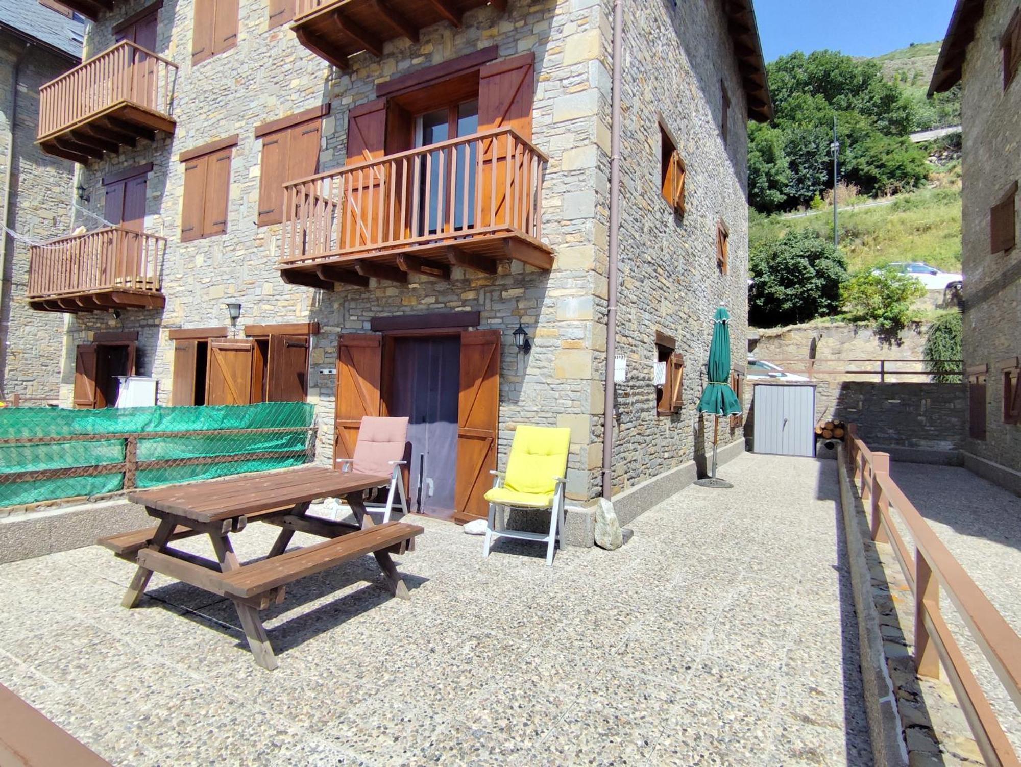 Apartamento Con Terraza Y Vistas Panoramicas En Tauell Luaran gambar