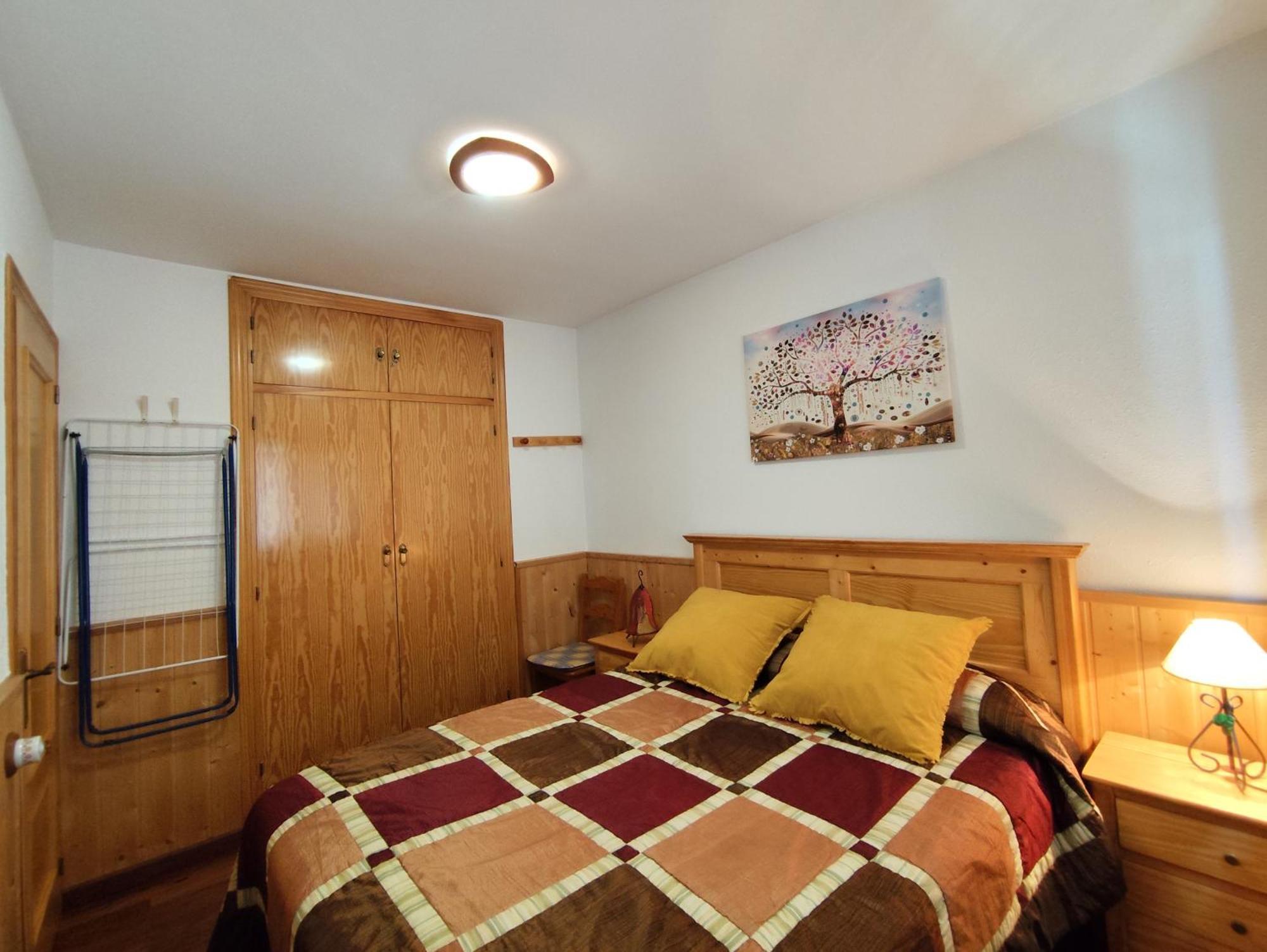 Apartamento Con Terraza Y Vistas Panoramicas En Tauell Luaran gambar